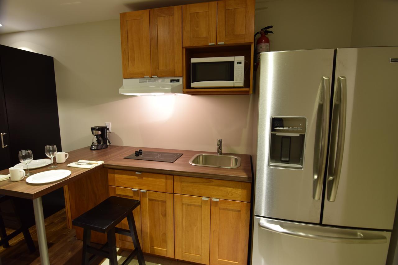 The Lion Inn & Suites Chetwynd المظهر الخارجي الصورة