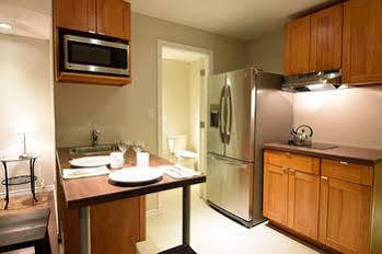 The Lion Inn & Suites Chetwynd المظهر الخارجي الصورة